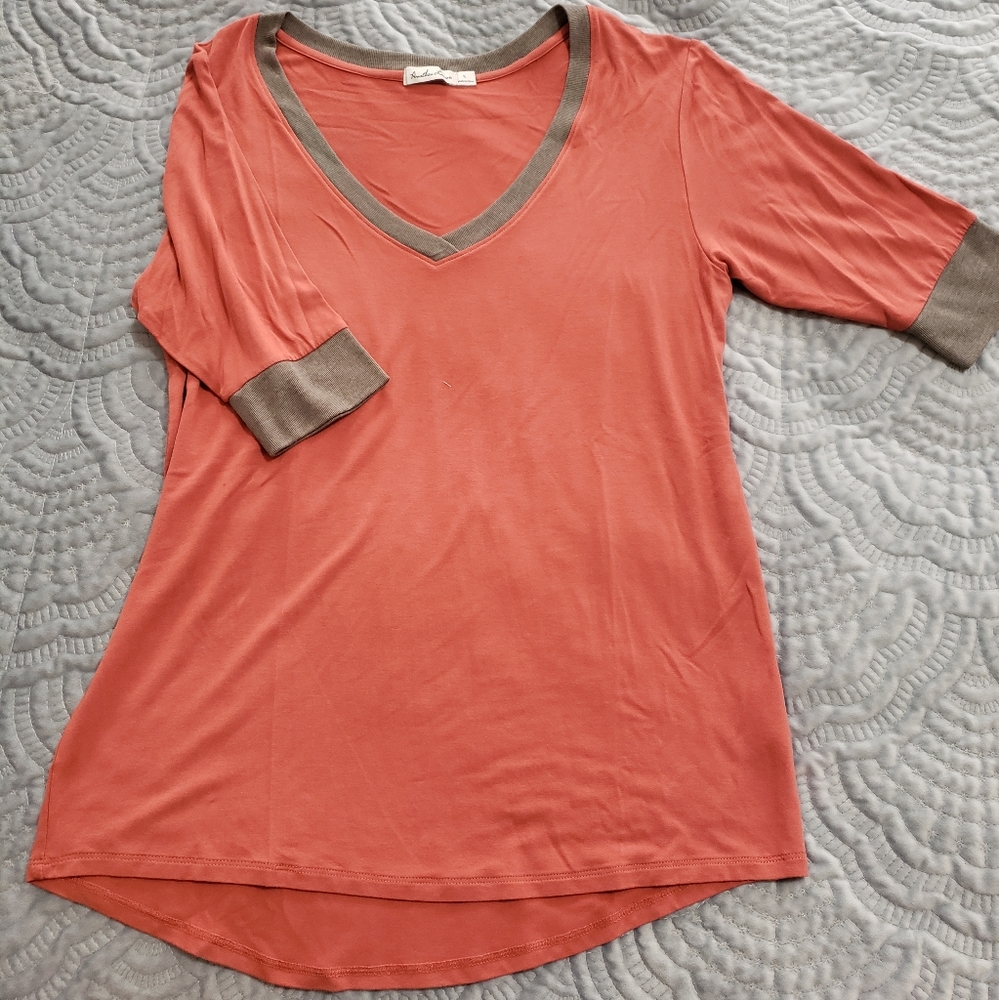 SALMON DEEP V TSHIRT